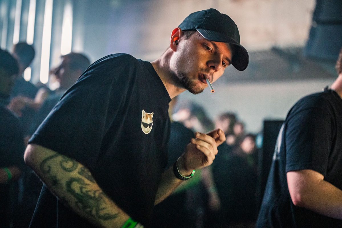 Loading... just a sec